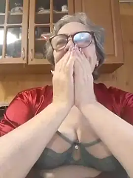 IrinaSweet54 online show from November 17, 2025, 8:29 am