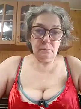 IrinaSweet54 online show from May 7, 2026, 7:23 am