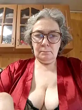 IrinaSweet54 online show from May 10, 2026, 7:34 am