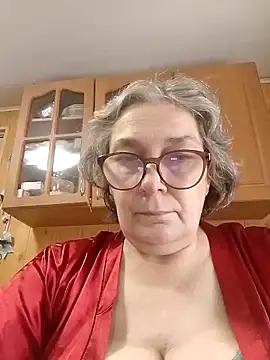 IrinaSweet54 online show from May 15, 2026, 7:28 am