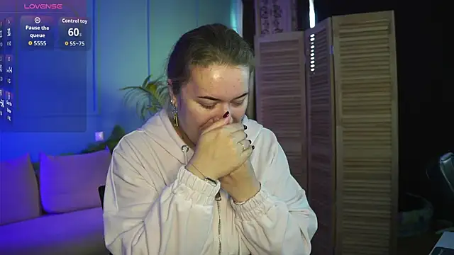 Snapshot of Ariell_Margot_ chatting on October 18, 2025, 6:26 am Ariell Margot online show from October 18, 2025, 6:26 am