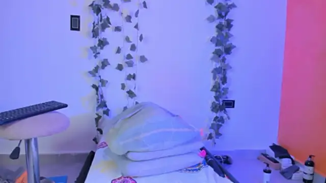 Cataleya19   online show from February 18, 2026, 9:17 am