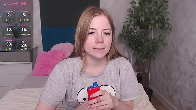 Snapshot of JennyyHot chatting on December 1, 2025, 7:42 am JennyyHot online show from December 1, 2025, 7:42 am