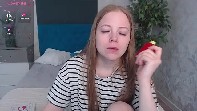 JennyyHot online show from February 28, 2026, 7:41 am