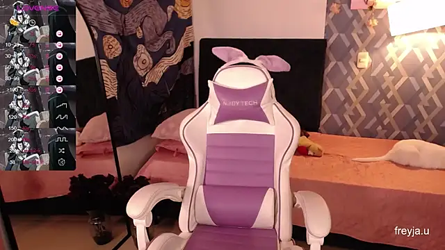 Snapshot of imfreyjauu chatting on March 16, 2025, 11:37 pm imfreyjauu online show from March 16, 2025, 11:37 pm