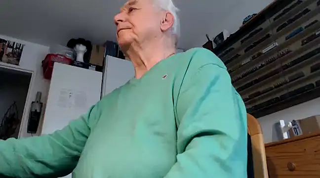 Snapshot of utilisasinus chatting on January 21, 2025, 12:29 pm utilisasinus online show from January 21, 2025, 12:29 pm