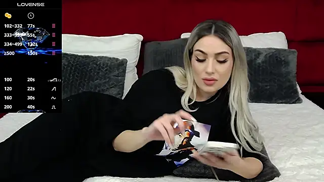 MinnieMe online show from November 4, 2025, 8:01 pm