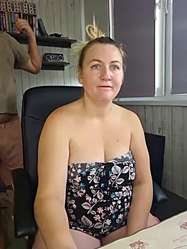 Snapshot of -Schweppes- chatting on October 31, 2025, 1:30 pm -Schweppes- online show from October 31, 2025, 1:30 pm