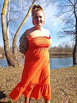 Snapshot of -Schweppes- chatting on March 8, 2025, 9:28 am -Schweppes- online show from March 8, 2025, 9:28 am