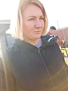 Snapshot of -Schweppes- chatting on February 24, 2025, 10:15 am -Schweppes- online show from February 24, 2025, 10:15 am