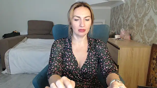 Mallinia online show from December 16, 2025, 11:58 am