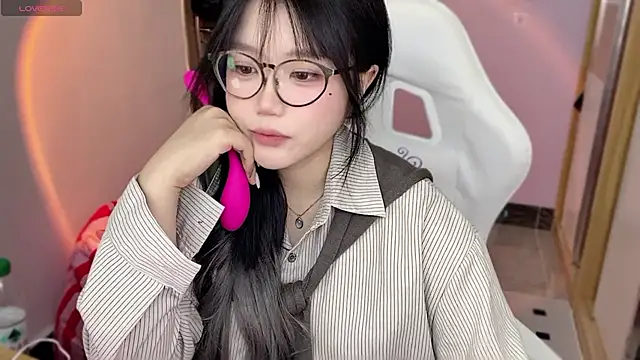 xiSSts online show from December 20, 2024, 4:53 am