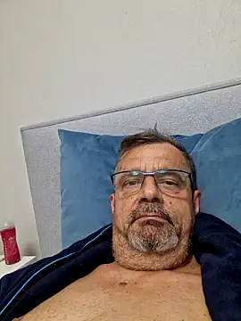 axecoman60 online show from February 28, 2025, 6:09 pm