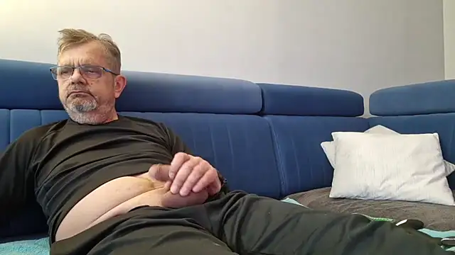 axecoman60 online show from February 26, 2025, 7:55 am