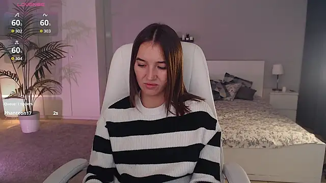 Bellla Haddid online show from September 12, 2025, 12:33 am