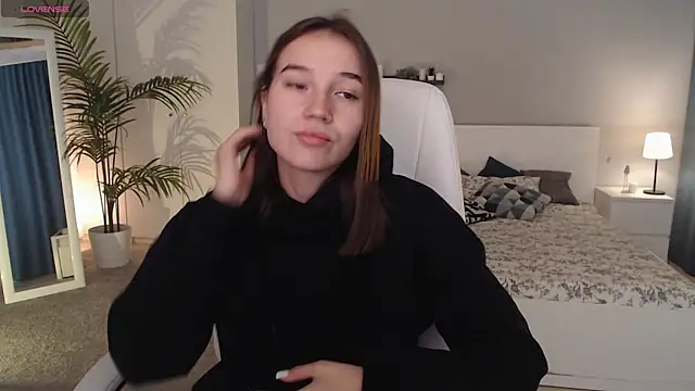 Bellla Haddid online show from September 19, 2025, 1:09 am