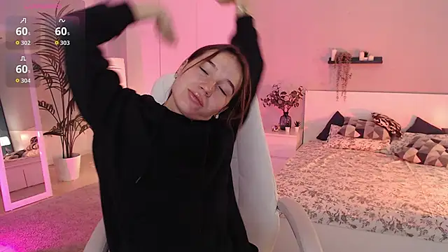 Bellla Haddid online show from September 23, 2025, 1:01 am