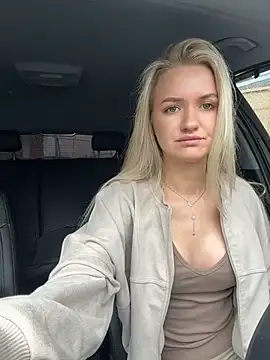 Devill Angel  online show from May 27, 2026, 10:44 am