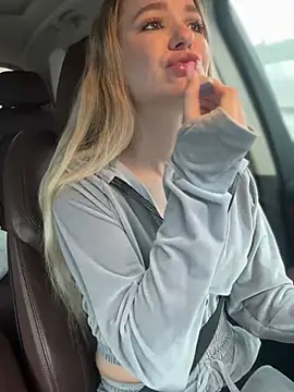 Devill Angel  online show from February 28, 2025, 5:26 am