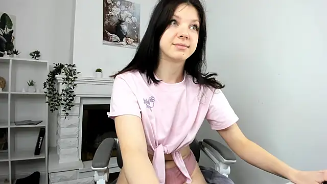 Baby Evalena online show from September 29, 2025, 5:14 am