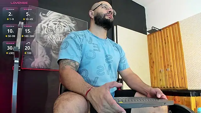 Snapshot of Luke__09 chatting on February 21, 2026, 11:34 am Luke 09 online show from February 21, 2026, 11:34 am