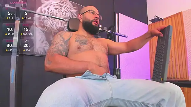 Snapshot of Luke__09 chatting on January 19, 2026, 12:20 pm Luke 09 online show from January 19, 2026, 12:20 pm