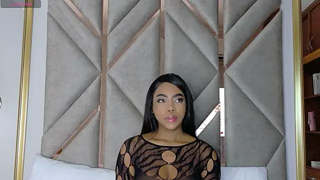 Lola King online show from October 2, 2025, 7:28 pm