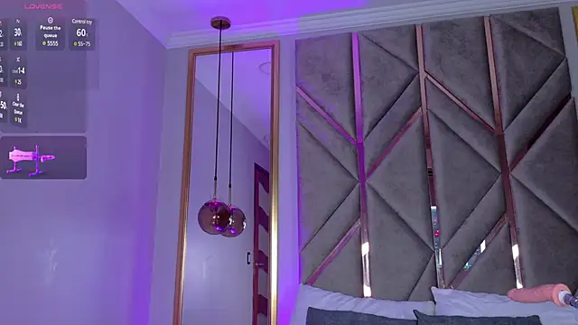 Lola King online show from March 10, 2025, 4:07 am