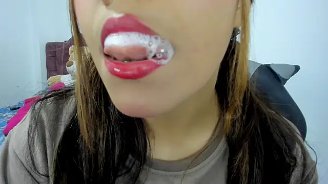 Snapshot of veky_saliva01 chatting on February 18, 2025, 2:27 pm veky saliva01 online show from February 18, 2025, 2:27 pm