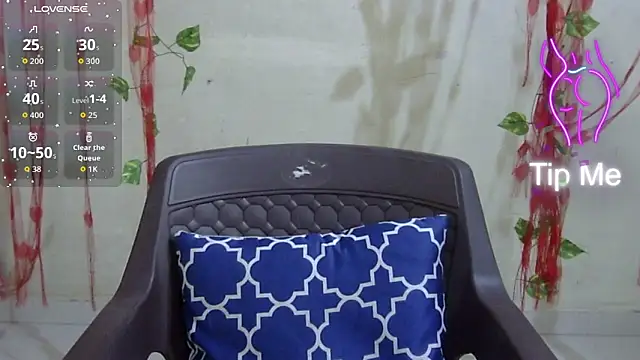 Preeti-Sexy online show from November 21, 2025, 5:50 am