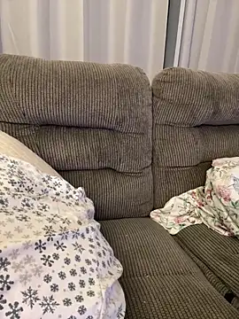 PuckBunny17 online show from December 21, 2025, 2:35 am