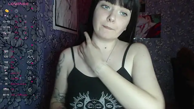 Snapshot of twinkling_melon chatting on February 22, 2025, 8:20 pm twinkling melon online show from February 22, 2025, 8:20 pm