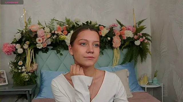 Snapshot of AliceBrayan chatting on March 9, 2026, 5:05 pm AliceBrayan online show from March 9, 2026, 5:05 pm