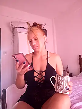 Snapshot of Loliluz_2095 chatting on March 12, 2026, 12:31 pm Loliluz 2095 online show from March 12, 2026, 12:31 pm