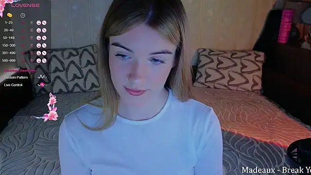 Snapshot of SpiceJessy chatting on March 22, 2025, 3:42 pm SpiceJessy online show from March 22, 2025, 3:42 pm