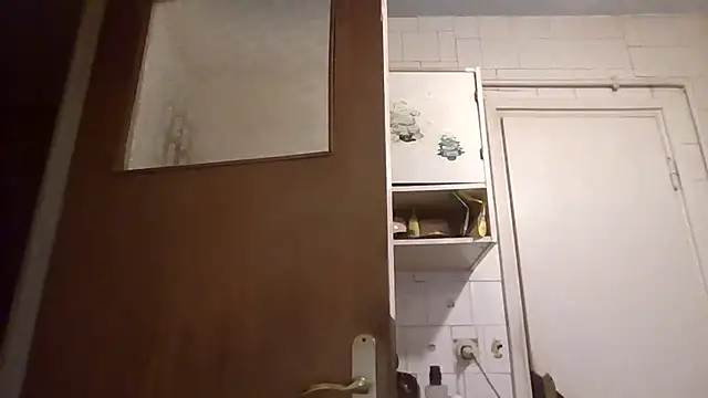 Snapshot of mariusica1@xh chatting on April 3, 2026, 9:32 pm mariusica1xh online show from April 3, 2026, 9:32 pm