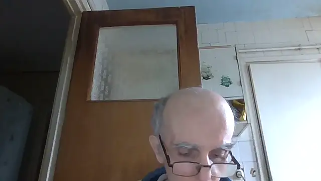 mariusica1xh online show from February 16, 2026, 2:27 pm