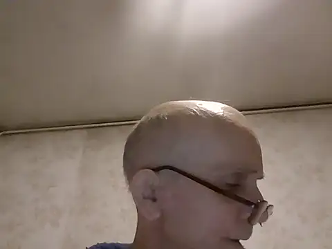 Snapshot of mariusica1@xh chatting on November 28, 2025, 4:18 pm mariusica1xh online show from November 28, 2025, 4:18 pm