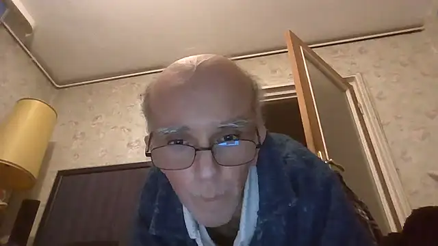 Snapshot of mariusica1@xh chatting on March 28, 2026, 11:17 pm mariusica1xh online show from March 28, 2026, 11:17 pm