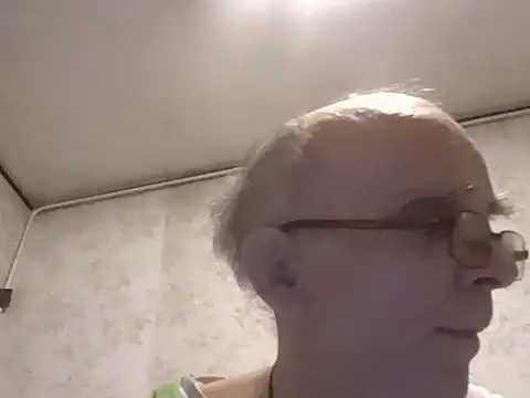 Snapshot of mariusica1@xh chatting on October 20, 2025, 7:14 pm mariusica1xh online show from October 20, 2025, 7:14 pm