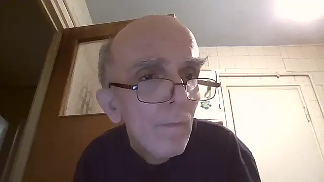 Snapshot of mariusica1@xh chatting on March 6, 2026, 11:33 pm mariusica1xh online show from March 6, 2026, 11:33 pm