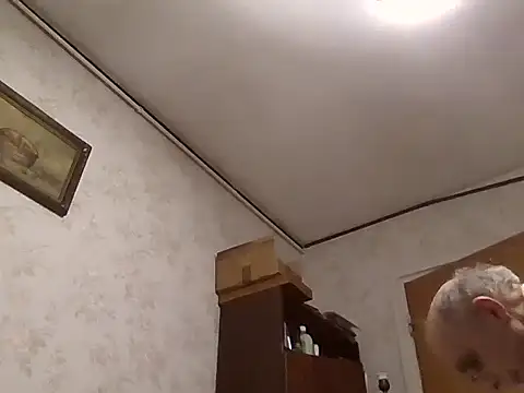 Snapshot of mariusica1@xh chatting on November 4, 2025, 5:28 pm mariusica1xh online show from November 4, 2025, 5:28 pm