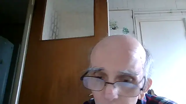 Snapshot of mariusica1@xh chatting on April 10, 2026, 1:07 pm mariusica1xh online show from April 10, 2026, 1:07 pm