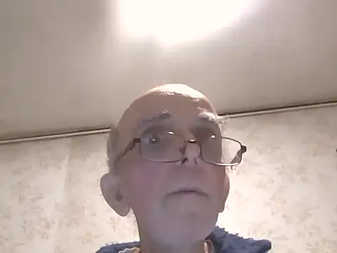 Snapshot of mariusica1@xh chatting on October 12, 2025, 7:48 pm mariusica1xh online show from October 12, 2025, 7:48 pm