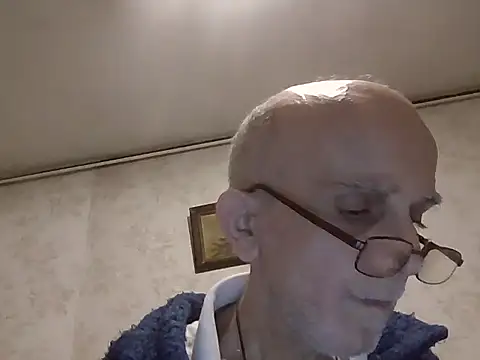 mariusica1xh online show from November 30, 2025, 4:08 pm