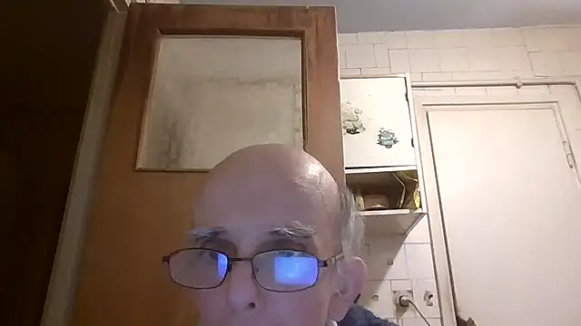 Snapshot of mariusica1@xh chatting on March 21, 2026, 4:55 pm mariusica1xh online show from March 21, 2026, 4:55 pm