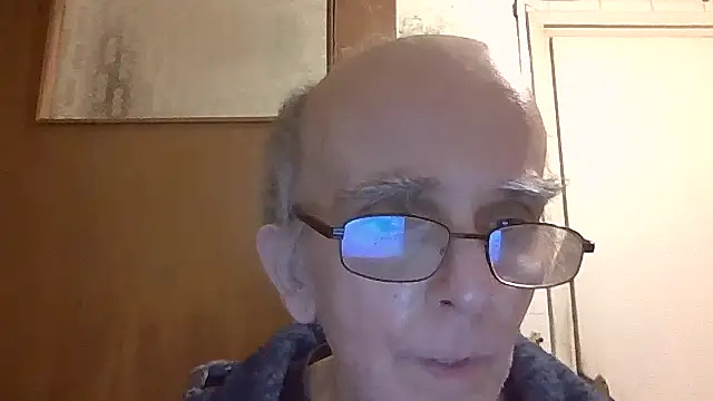 Snapshot of mariusica1@xh chatting on April 2, 2026, 6:25 pm mariusica1xh online show from April 2, 2026, 6:25 pm