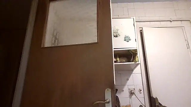 Snapshot of mariusica1@xh chatting on March 18, 2026, 5:36 pm mariusica1xh online show from March 18, 2026, 5:36 pm