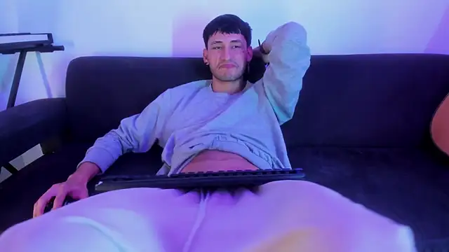 Henrikk senn online show from January 11, 2026, 11:28 am