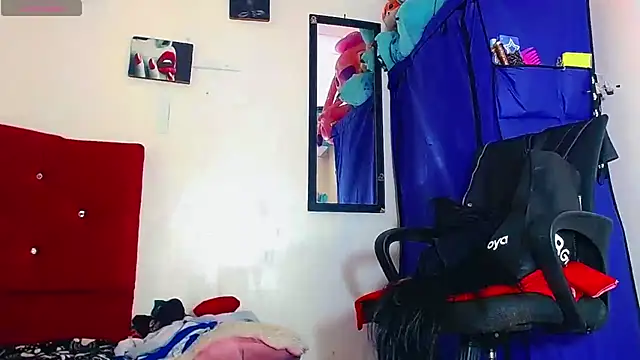 Snapshot of nicol_gill_ chatting on February 11, 2025, 11:20 am nicol gill online show from February 11, 2025, 11:20 am